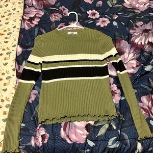 Super cute and soft Society 212 long sleeve shirt.